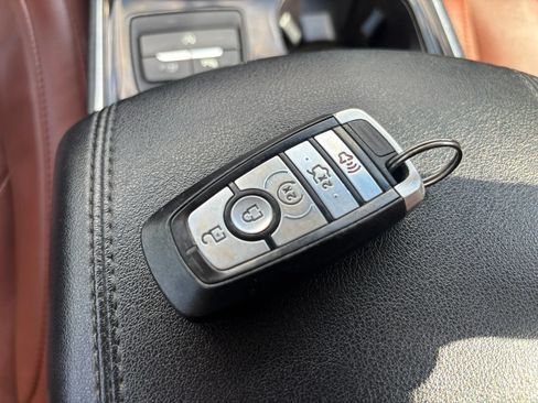 Used 2019 Ford Edge Titanium w/ Equipment Group 301A AWD/4WD image 42