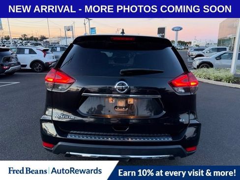 Used 2018 Nissan Rogue SL w/ Premium Package FWD image 6