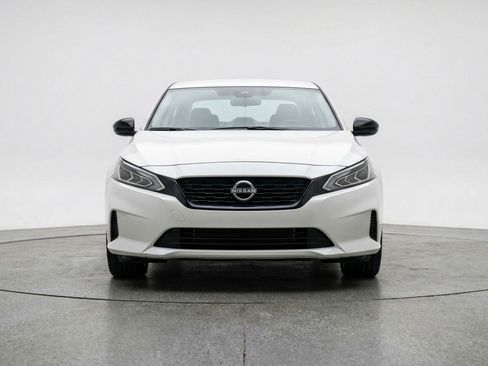 Used 2025 Nissan Altima 2.5 SV image 2