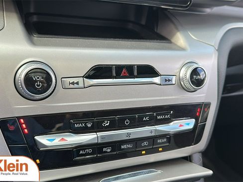 Used 2022 Ford Explorer XLT w/ XLT Sport Appearance Package image 23