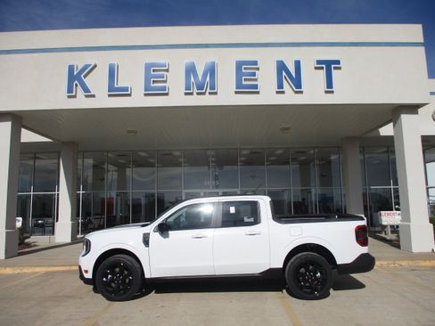 New 2026 Ford Maverick Lariat w/ Black Appearance Package image 1