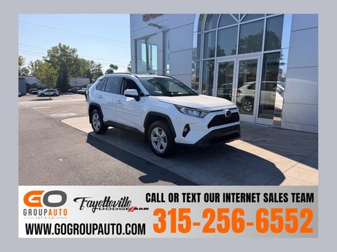 Used 2019 Toyota RAV4 XLE w/ Convenience Package AWD/4WD image 1