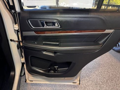 Used 2019 Ford Explorer Platinum image 57