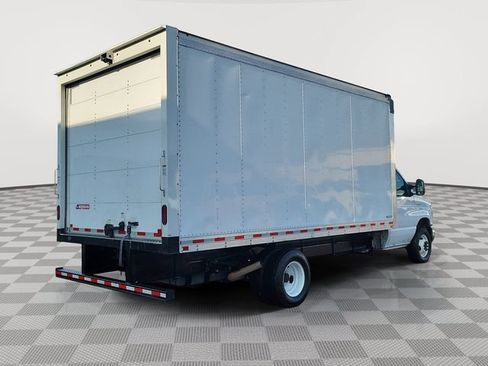 Certified 2024 Ford E-450 and Econoline 450 Super Duty w/ Driver's Safety Package RWD image 5