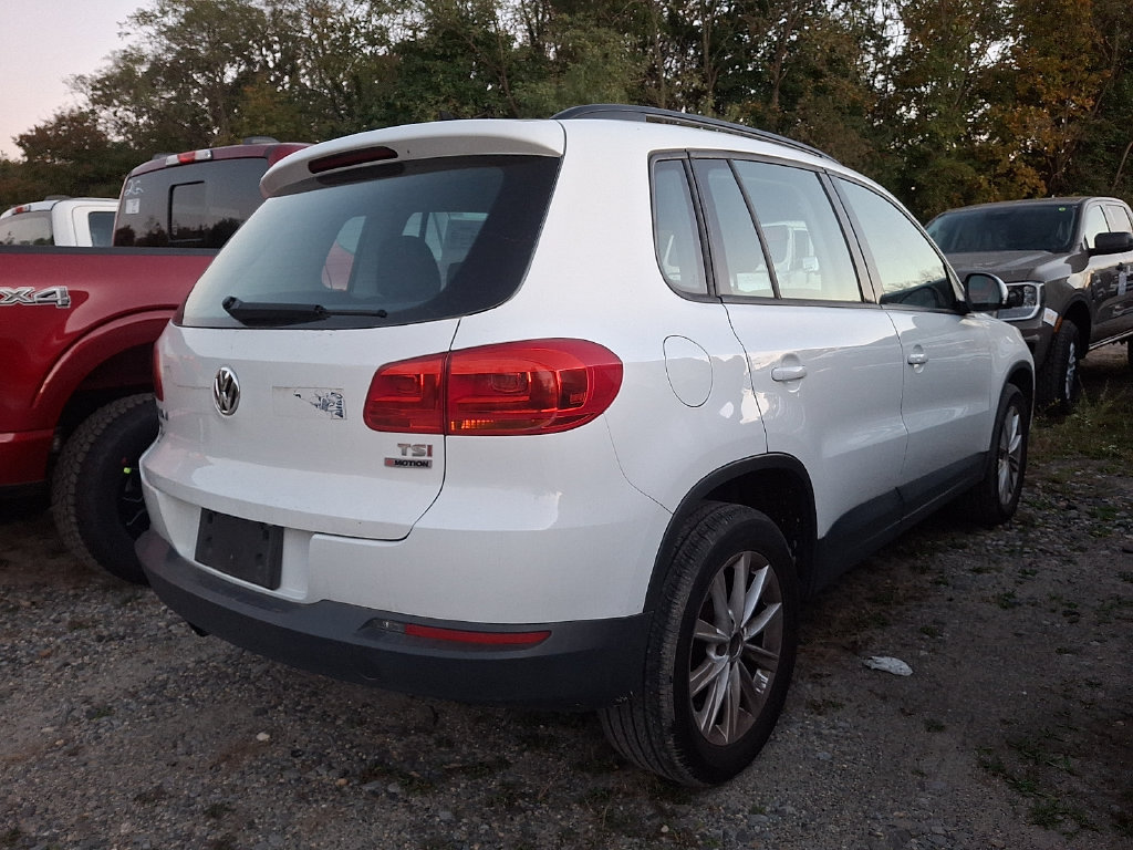 Used 2017 Volkswagen Tiguan Limited w/ Premium Package AWD/4WD image 4