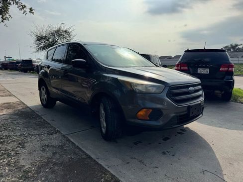 Used 2018 Ford Escape S FWD image 4