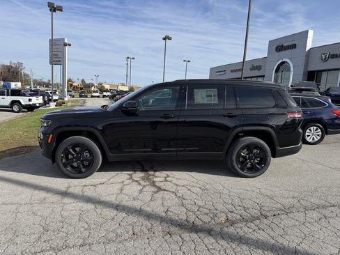 New 2025 Jeep Grand Cherokee L Altitude image 9