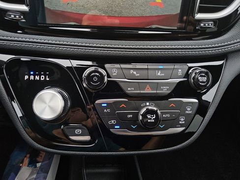 New 2026 Chrysler Pacifica Select image 22