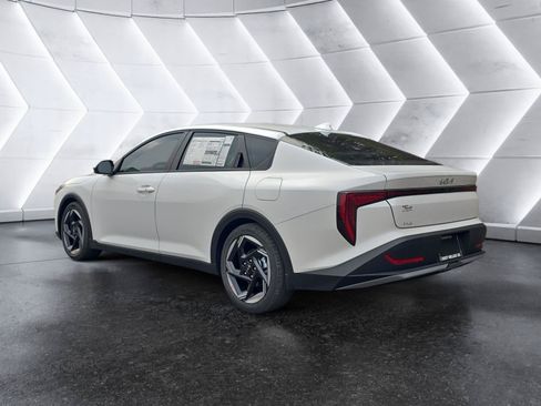 New 2026 Kia K4 EX FWD image 3