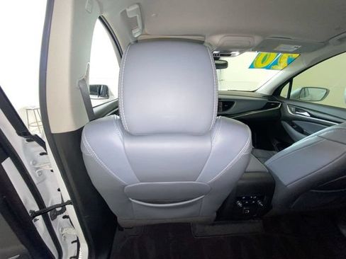 Used 2020 Buick Enclave Essence FWD image 36