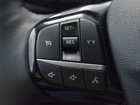 Used 2025 Ford Escape Active AWD/4WD image 19