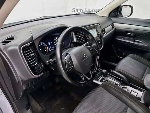 Used 2017 Mitsubishi Outlander ES FWD image 9