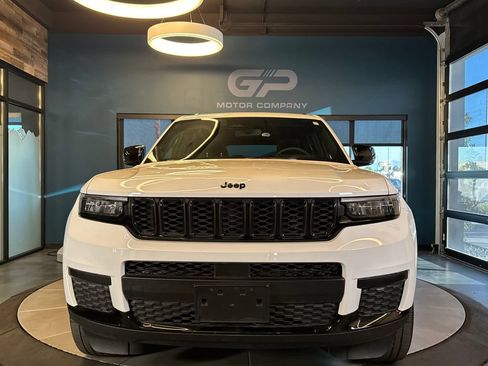 Used 2023 Jeep Grand Cherokee L Laredo AWD/4WD image 8