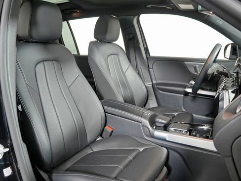 Certified 2022 Mercedes-Benz GLB 250 4MATIC image 16