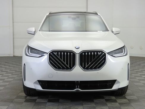 Used 2025 BMW X3 xDrive30i w/ Convenience Package image 2