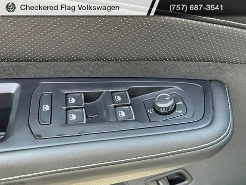 Used 2024 Volkswagen Atlas Cross Sport SEL Premium R-Line AWD/4WD image 16