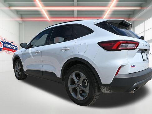 Used 2025 Ford Escape ST-Line FWD image 2