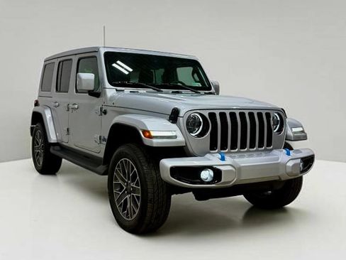 Used 2023 Jeep Wrangler Unlimited Sahara AWD/4WD image 13