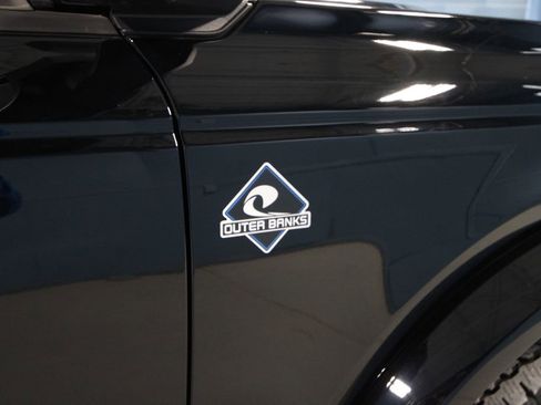 Used 2025 Ford Bronco Outer Banks image 35