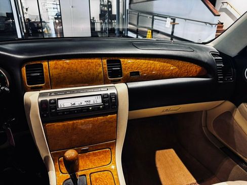 Used 2005 Lexus SC 430 Convertible RWD image 14