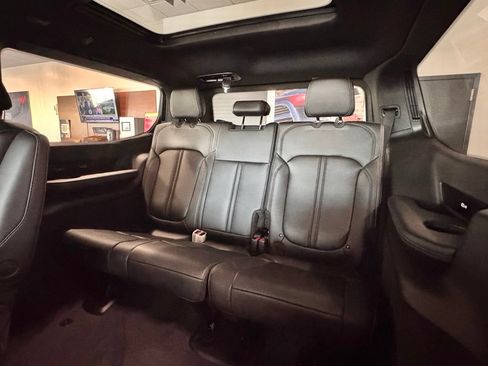 New 2026 Jeep Grand Wagoneer Summit w/ Premium Group III AWD/4WD image 17