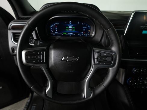 Used 2024 Chevrolet Tahoe Z71 w/ Luxury Package AWD/4WD image 20