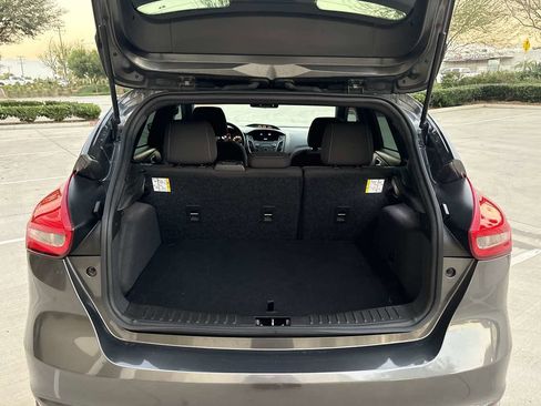 Used 2017 Ford Focus ST image 11