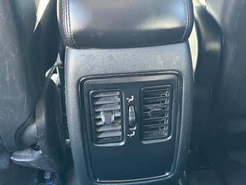 Used 2019 Dodge Durango SXT AWD/4WD image 16