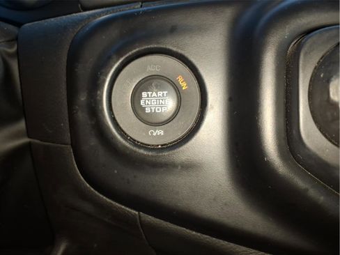 Used 2021 Jeep Wrangler Unlimited Sahara w/ Uconnect 4C Nav & Sound Group AWD/4WD image 28