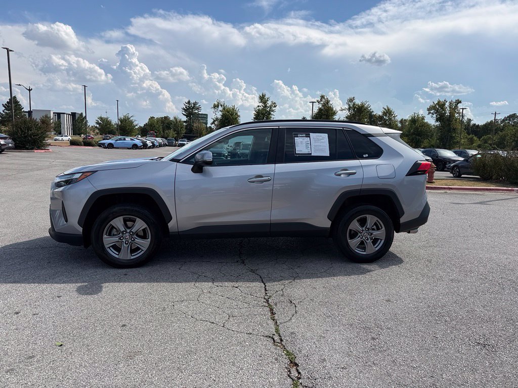 Used 2024 Toyota RAV4 XLE FWD image 4