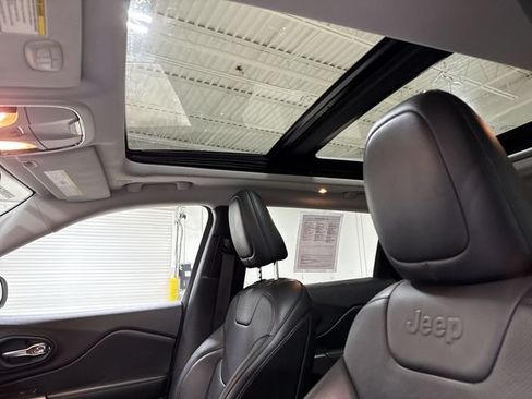 Used 2020 Jeep Cherokee Limited w/ Advanced Safety Group FWD image 19