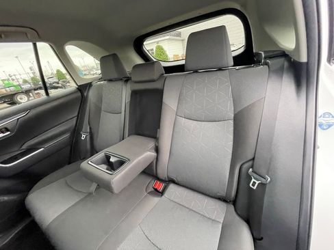 Used 2025 Toyota RAV4 XLE image 25