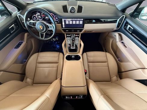 Used 2021 Porsche Cayenne Coupe image 12