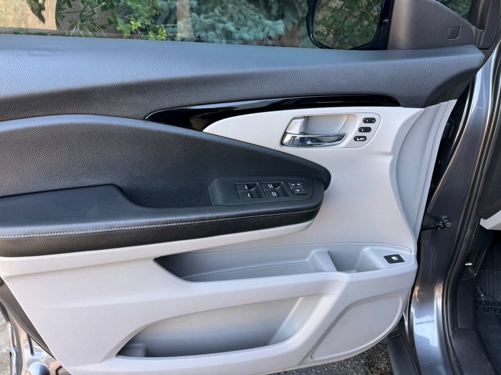 Used 2018 Honda Ridgeline RTL-E image 17