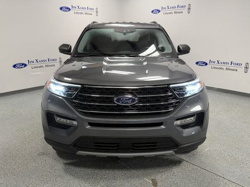 Used 2023 Ford Explorer XLT w/ Equipment Group 202A image 2
