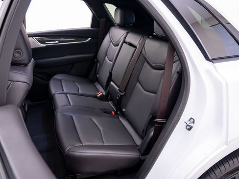 Certified 2026 Cadillac XT5 Sportv w/ LPO, Onyx Lite Package AWD/4WD image 20