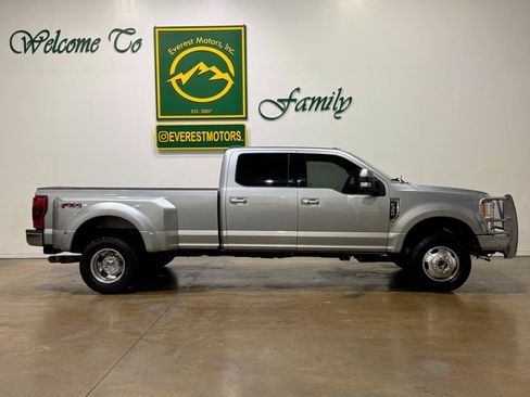 Used 2022 Ford F350 Lariat w/ Lariat Ultimate Package AWD/4WD image 2