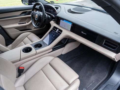 Used 2021 Porsche Taycan RWD image 33