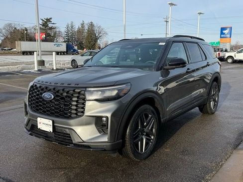 New 2026 Ford Explorer ST-Line w/ ST-Line Street Pack image 32