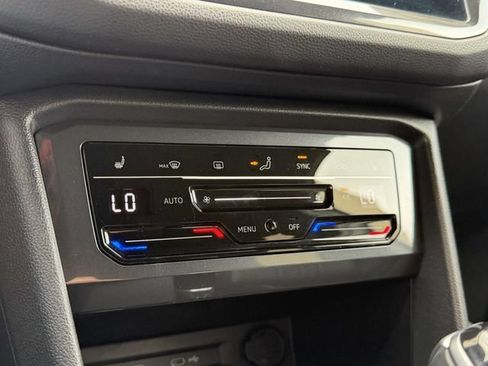 Certified 2022 Volkswagen Tiguan SE R-Line AWD/4WD image 31