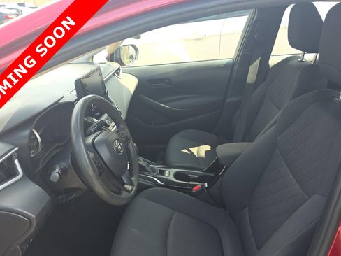Used 2022 Toyota Corolla LE image 5