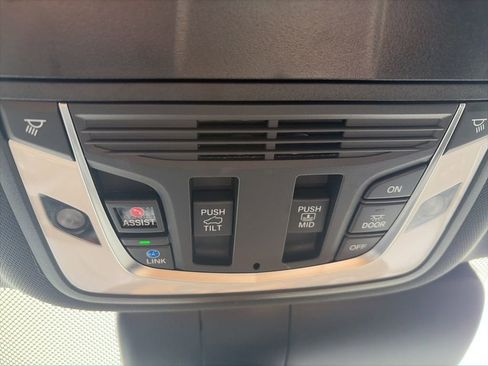 Used 2025 Acura RDX A-Spec image 27