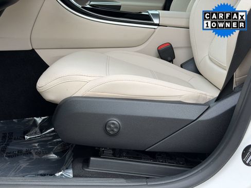 Certified 2024 Mercedes-Benz GLC 300 4MATIC image 15