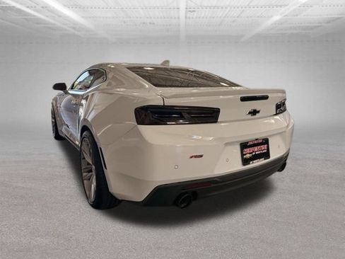 Used 2016 Chevrolet Camaro LT RWD image 6
