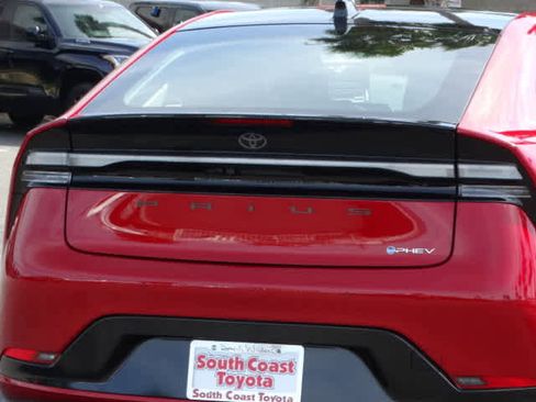 Used 2025 Toyota Prius Plug-In Hybrid image 15