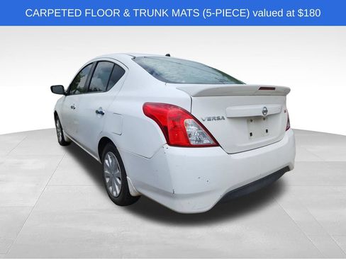 Used 2017 Nissan Versa SV FWD image 4