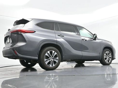 Used 2022 Toyota Highlander XLE FWD image 58