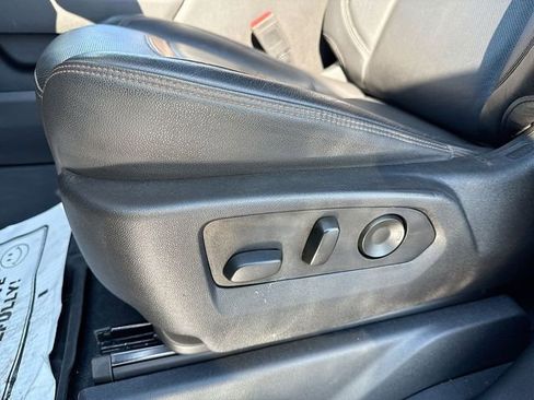 Used 2022 GMC Sierra 1500 AT4 w/ AT4 Premium Package image 12