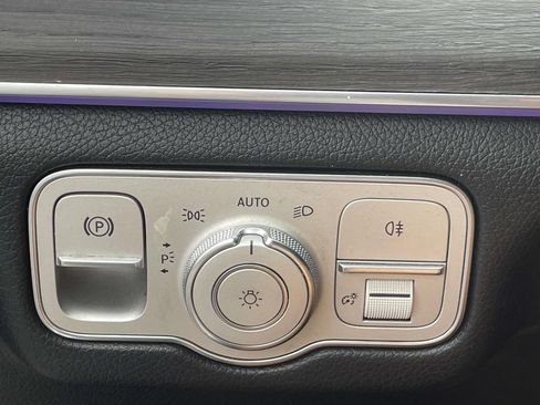 Used 2021 Mercedes-Benz GLS 450 4MATIC image 32