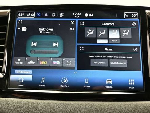Certified 2024 Chrysler Pacifica Touring-L FWD image 31